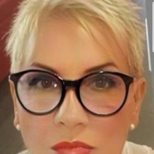 Meet your Posher, Ela